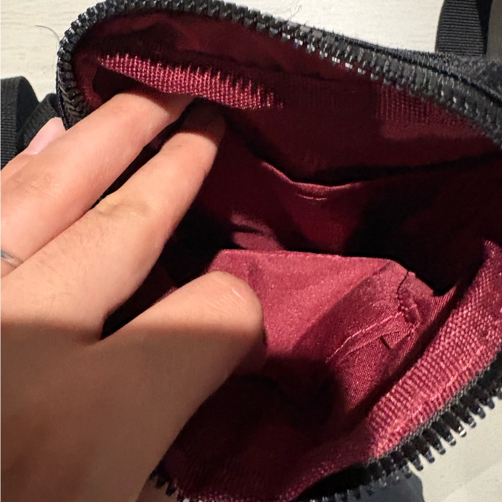 Nike Black Crossbody - Picture 2 of 2